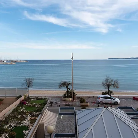 Apartmán Au Lavandou Pour 3 Personnes Avec Climatisation - Fr-1-803-15 Le Lavandou