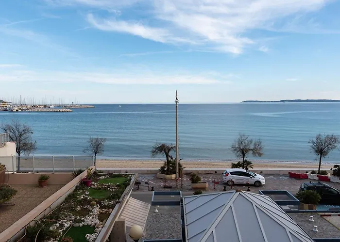 Lägenhet Au Lavandou Pour 3 Personnes Avec Climatisation - Fr-1-803-15 Le Lavandou